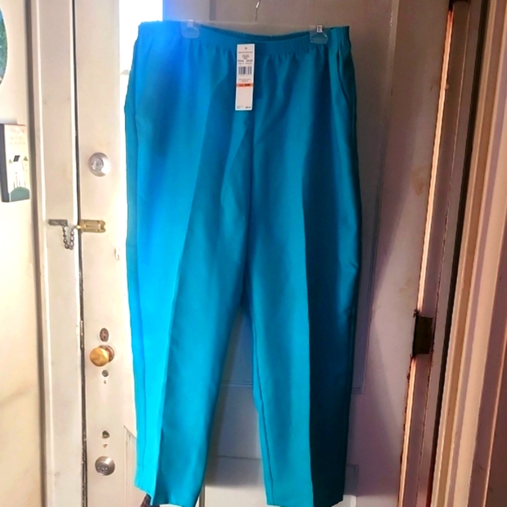 NWT Women's Alfred Dunner Pants
